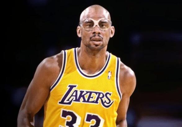 绕河道正面 绕河道正面