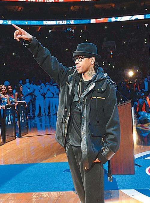 不在场边指 不在场边指